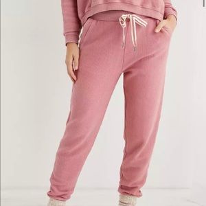Arie loungewear joggers, pink, size XS.
